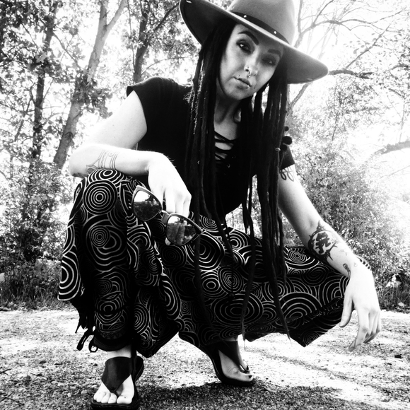 Meet your Posher, Hanna - Picture 4 of 4